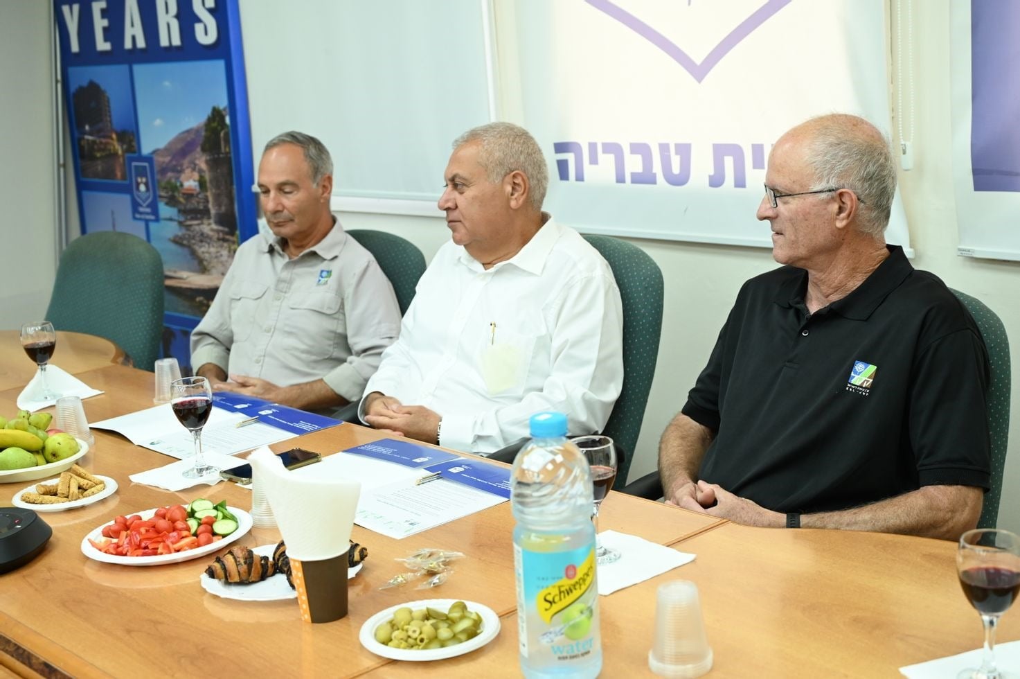 תמונה מהישיבה