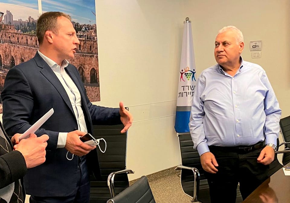 פגישה עם שר התיירות