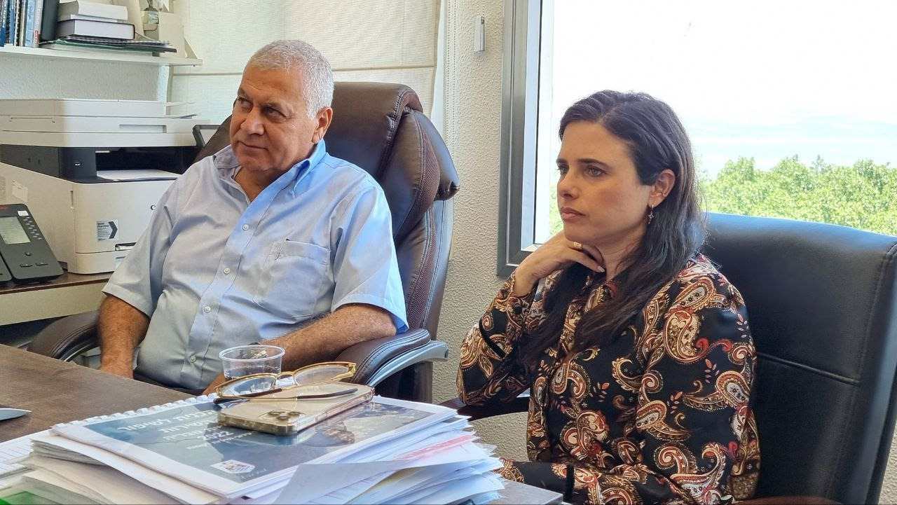 ביקור השרה שקד